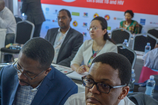 unaids-89D7D9CAE5-FA40-C280-056C-25FC36D66248.jpg